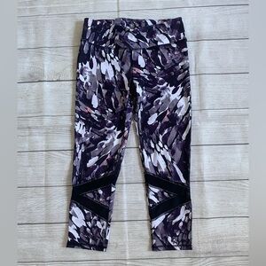 GAIAM Abstract Purple and Black Women’s Cropped Leggings